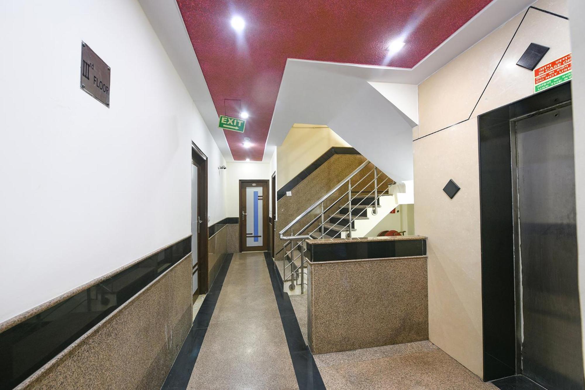 דלהי Fabhotel Jaggi Palace Karol Bagh מראה חיצוני תמונה