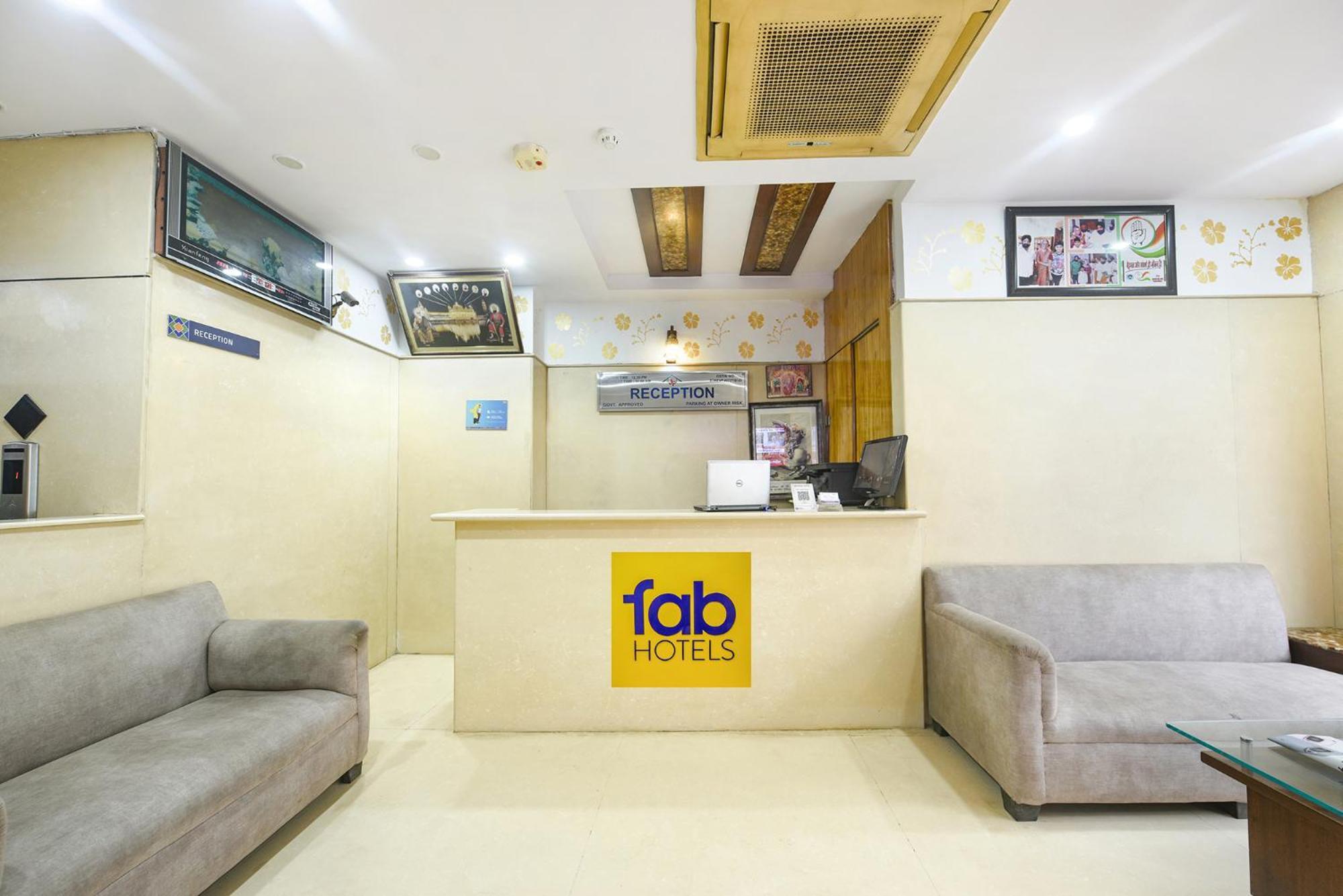 דלהי Fabhotel Jaggi Palace Karol Bagh מראה חיצוני תמונה